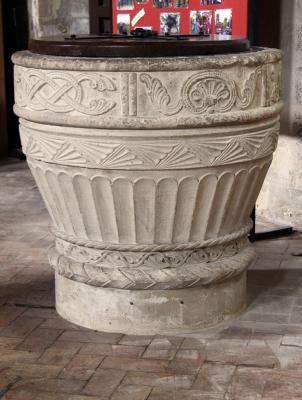 Dunstable, St.Peter's Priory Font